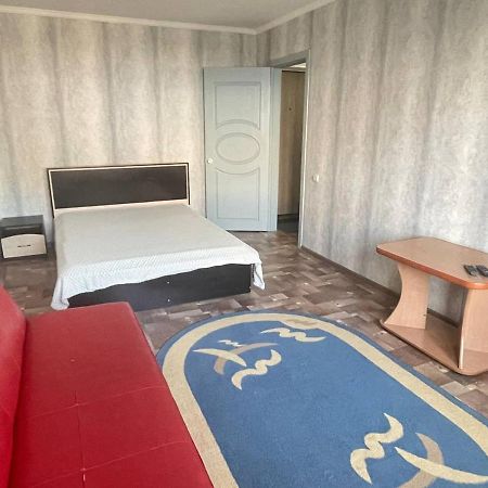 1-Комнатная Квартира В Центре! Petropavlovsk Esterno foto