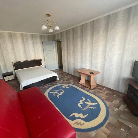 1-Комнатная Квартира В Центре! Petropavlovsk Esterno foto